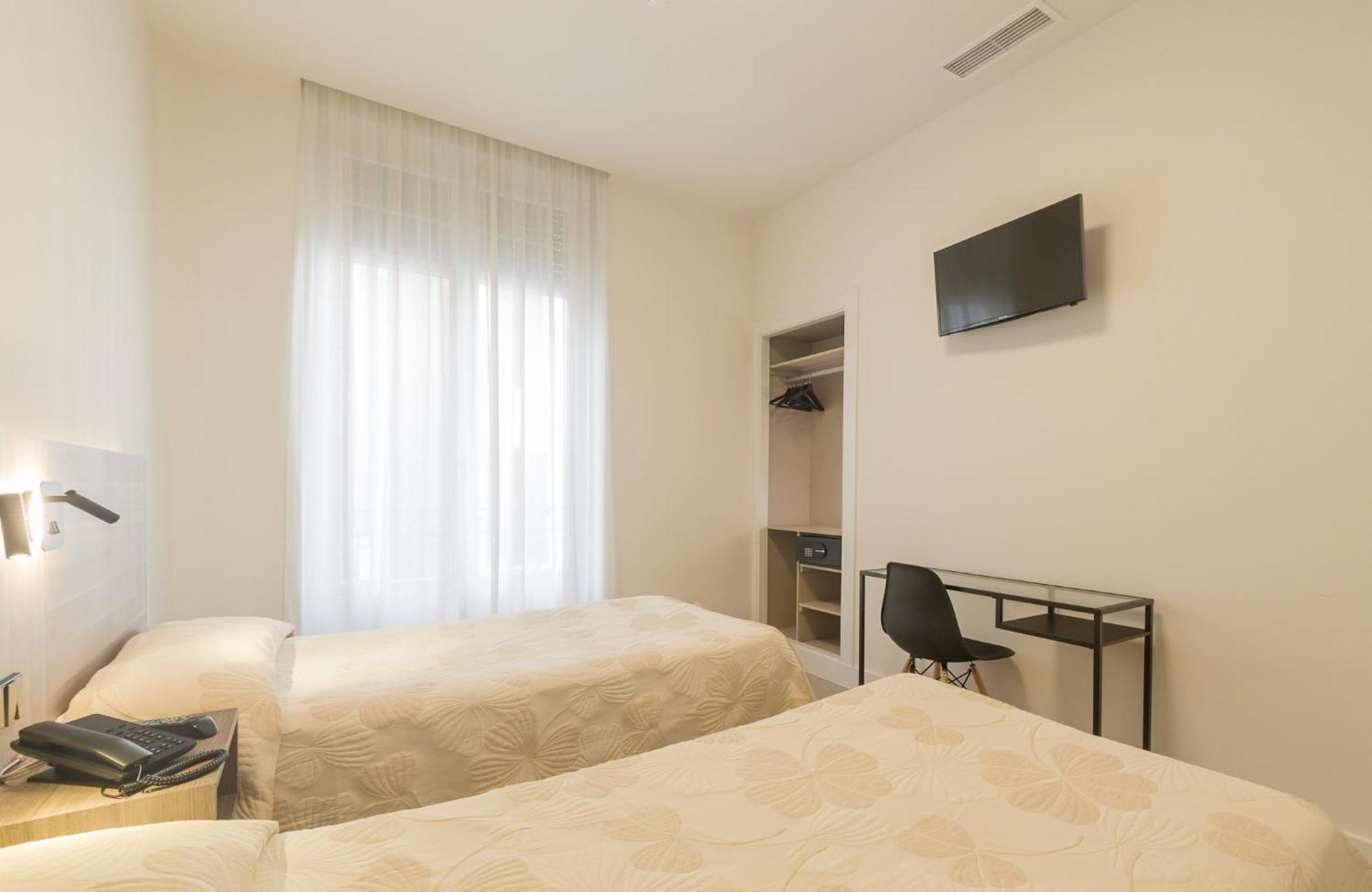 Hostal Excelsior Madrid Ngoại thất bức ảnh