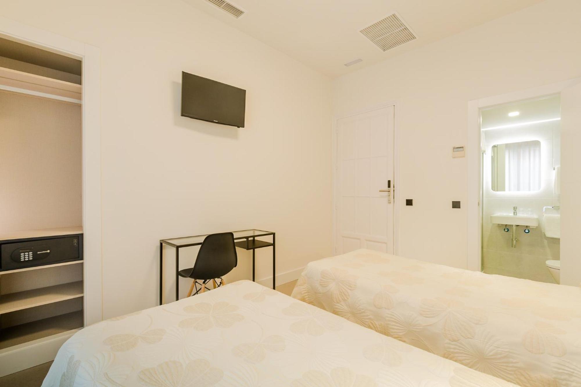 Hostal Excelsior Madrid Ngoại thất bức ảnh