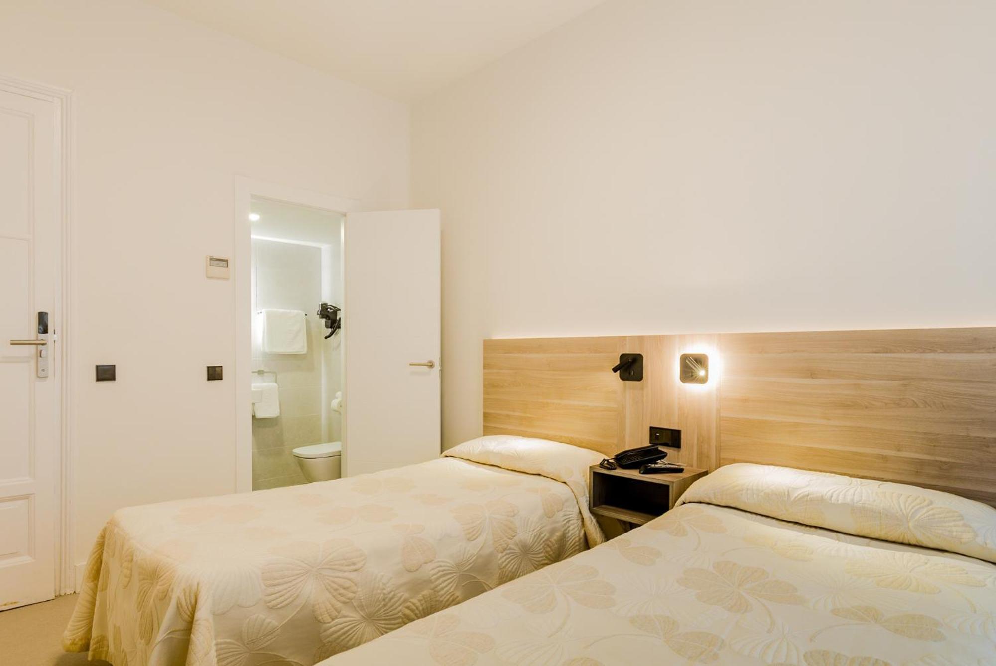 Hostal Excelsior Madrid Ngoại thất bức ảnh