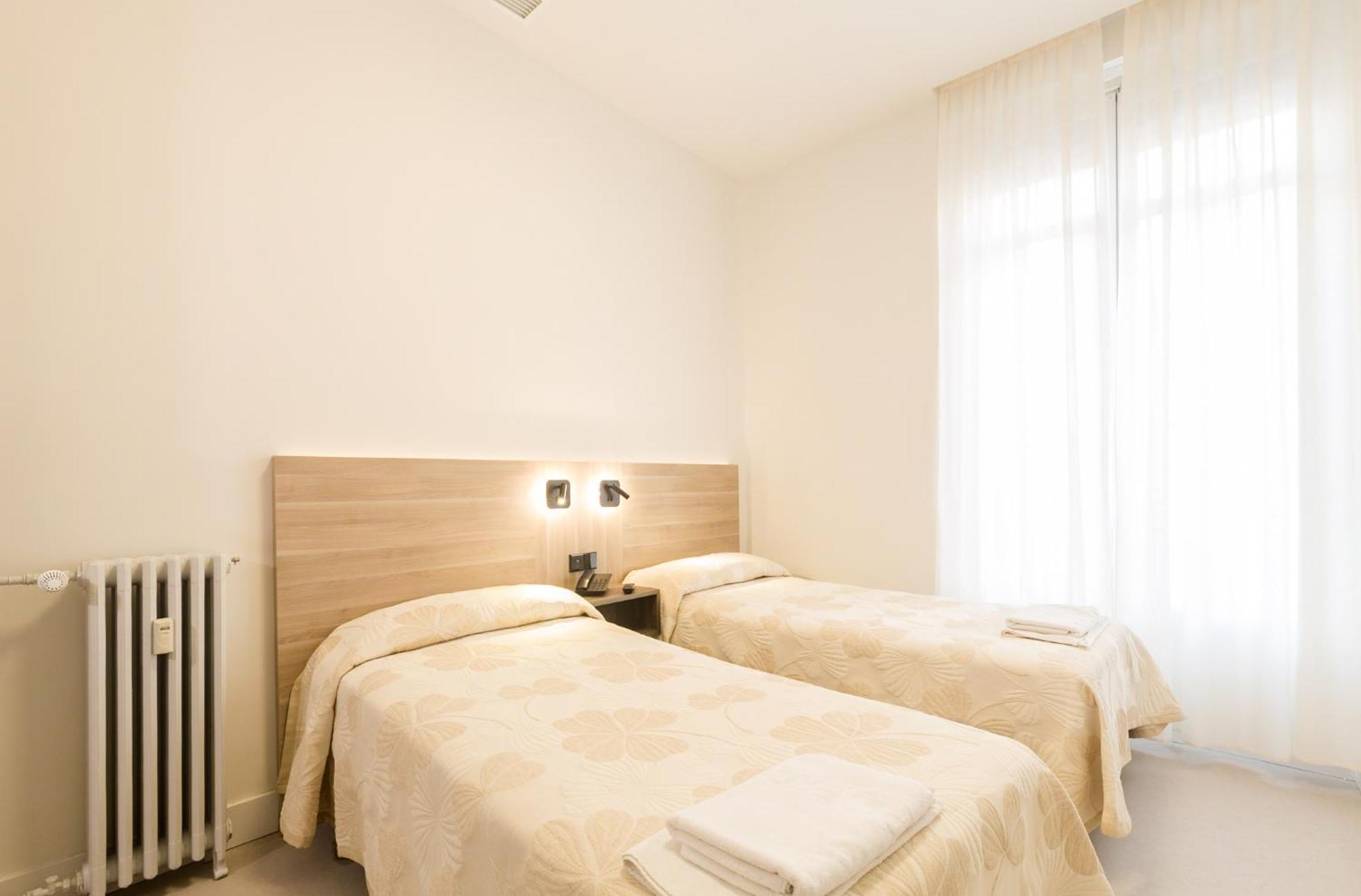 Hostal Excelsior Madrid Ngoại thất bức ảnh