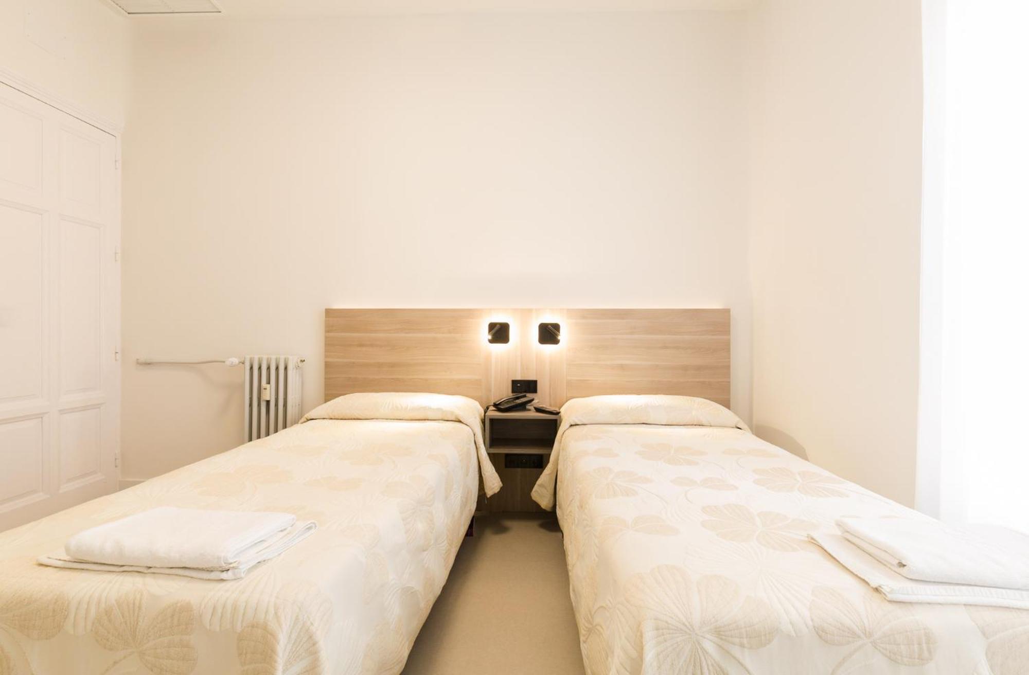 Hostal Excelsior Madrid Ngoại thất bức ảnh